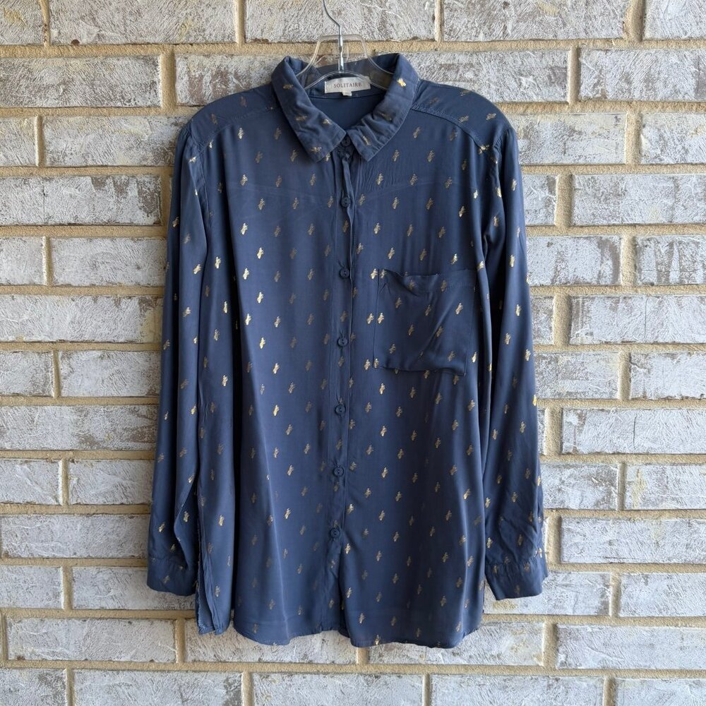 Solitaire Long Sleeve Button Front Collared Blue/Gold Shirt  Women's Size M.